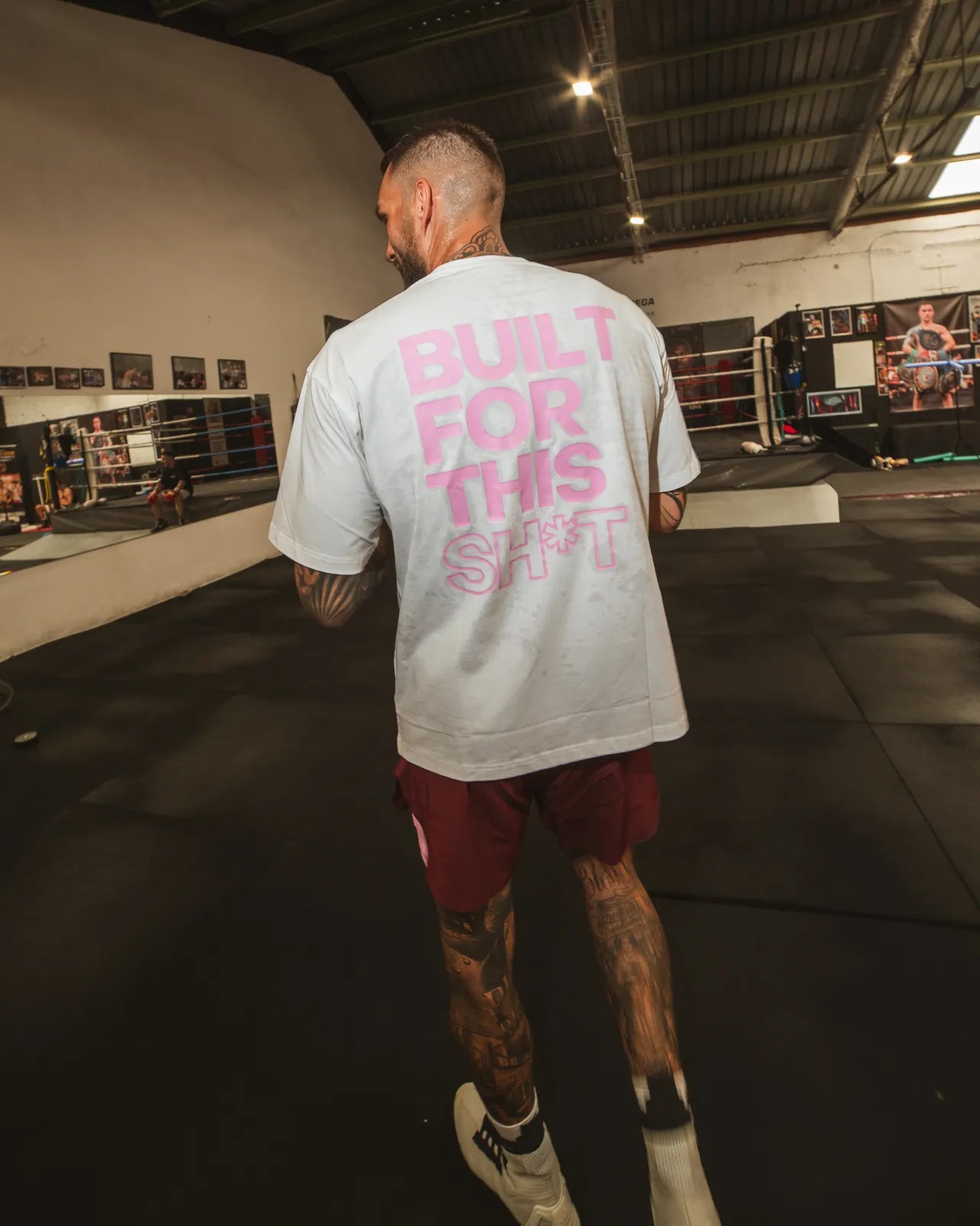 Conjunto Rosa · Camiseta Built For This Sh*t + Short Discipline